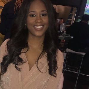 Meet your Posher, Mercedes